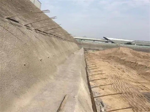 通辽河道边坡加固